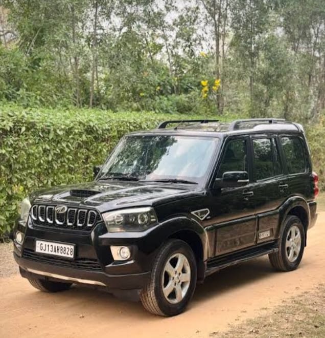 Mahindra-Scorpio-Classic-S11-भारतीय-ग्राहकों-के-बीच-अधिक-पसंद-किया-जाने-वाला-मॉडल