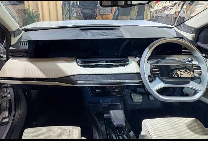 Tata-Sierra-2025-साल-के-अंत-में-एक-नए-अंदाज-में-पेश-हो-चुकी-है