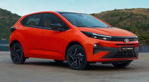 https://carsathi9.com/tata-altroz-2025-best-budget-car-in-india-classic