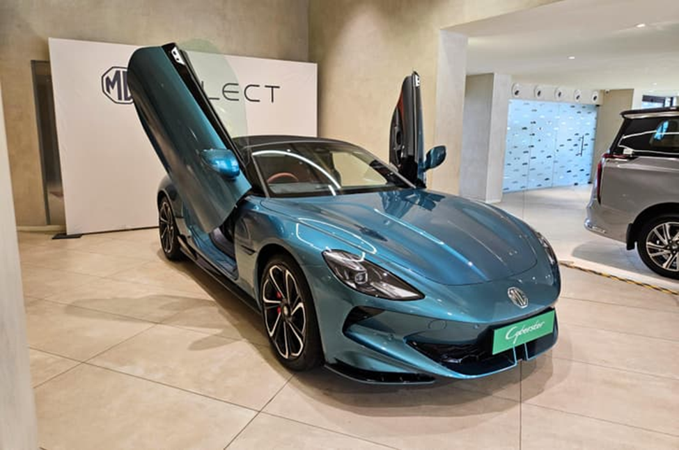 MG-Cyberster-को-बदलते-साले-के-साथ-ही-नये-रंगों-और-507-किलोमीटर-की-परफॉर्मेंस- रेज-के-साथ-पेश-किया-गया-है|