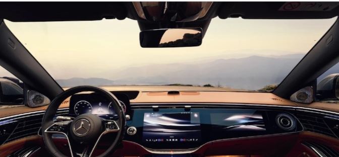 मर्सिडीज-बेंज-ने-पेश-की-Maybach-S-Class-हाय-टेक-टेक्नोलॉजी-और-V8-और-V12-इंजनों-का-विकल्प