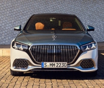 मर्सिडीज-बेंज-ने-पेश-की-Maybach-S-Class-हाय-टेक-टेक्नोलॉजी-और-V8-और-V12-इंजनों-का-विकल्प