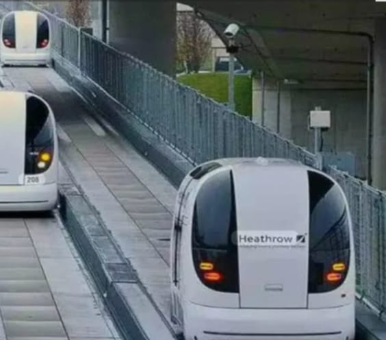 भारत-में-आ-रही-पहली-Driverless-Pod-Taxi – 400kmpl-माइलेज-और-6-लोगों-की-सीटिंग-के-साथ-भविष्य-की-सवारी