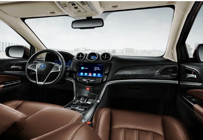 BYD-Great-Tang-2026-एक-बार-फूल-चार्ज-में-950KM-रेंज-वाली-Future-SUV-जो-EV-दुनिया-को-बदलने-आई