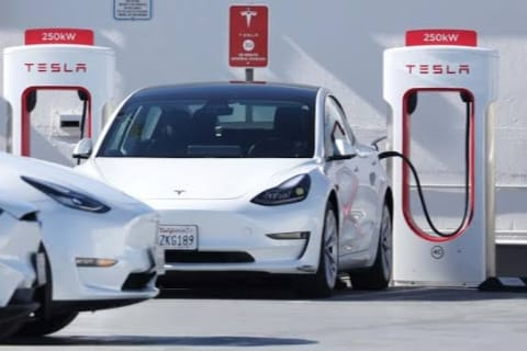 Tesla-ने-भारत-में-लगाए-Ultra-Fast-Superchargers-15-मिनट-में-चार्ज-होगी-कार