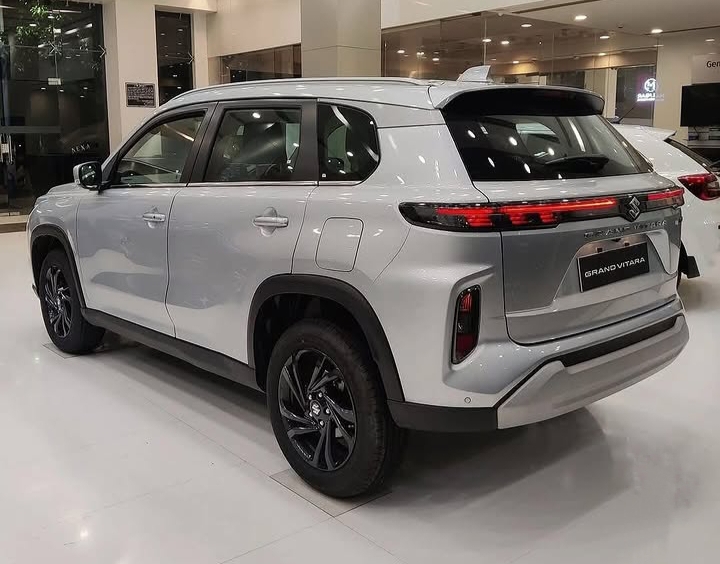 क्या आप सोच रहे Maruti Suzuki Grand Vitara खरीदने का तो मिलेगी पूरे 1.50 लाख रुपए सस्ती जानिए क्या हैं कीमत