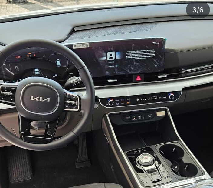 Kia Carnival 2026 ने मचाया धमाल – नए फीचर्स और प्रीमियम लुक से सबको किया हैरान