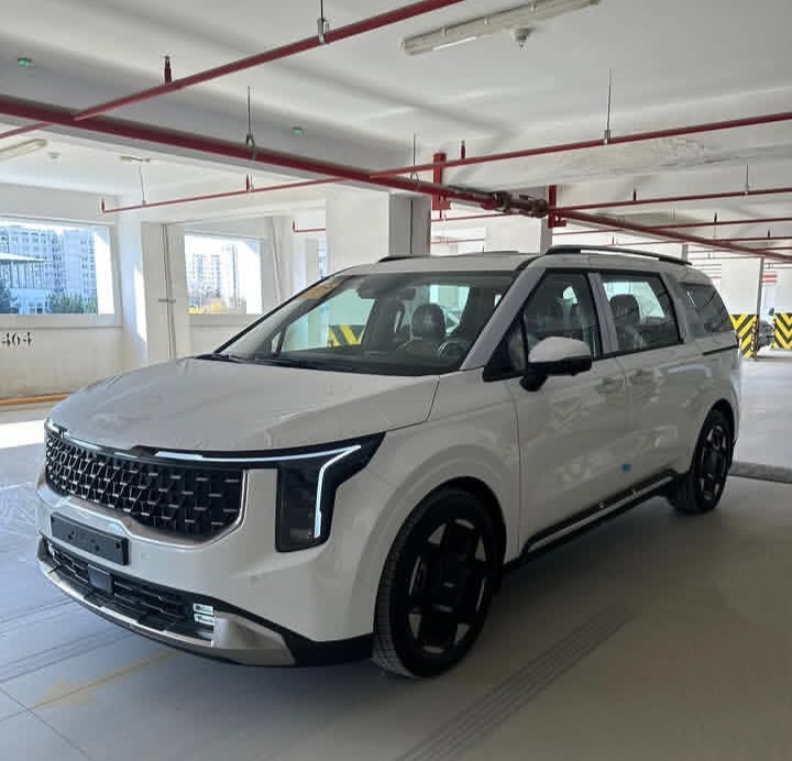 Kia Carnival Discount offer 2026 खरीदने का सुनहरा मौका ₹3.20 लाख की महाबचत जारी
