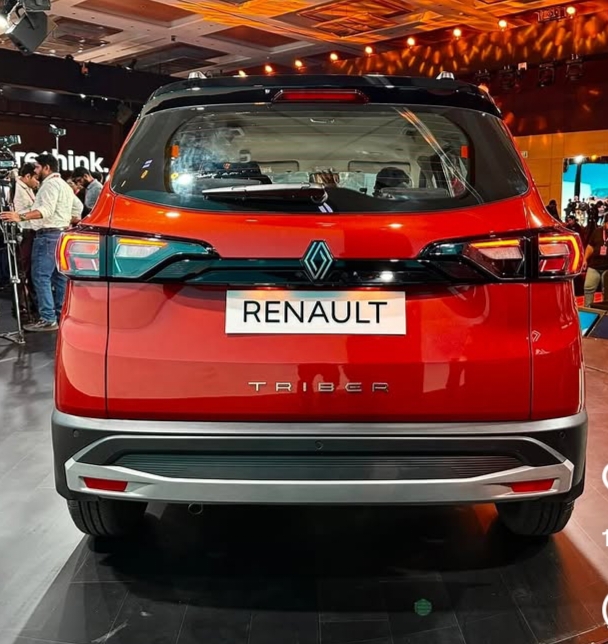 सबसे सस्ती Renault Triber 7 सीटर MPV की भारतीय कार ग्राहकों के बीच शानदार डिमांड कीमत मात्र ₹5.76 लाख रुपए